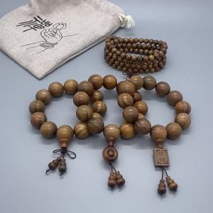 New product Argentinian Green Sandalwood Bracelet for Men Natural Sandalwood Buddhist Beads 2.0 Womens bracelet 108 Jade sandalwood and mahogany craft items