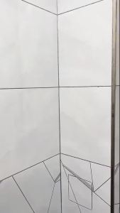 Hot_Deal ส่งจากไทย ชั้นวางของติดผนัง 36x26x4cm แบบเข้ามุม ตะแกรงวางของในห้องน้ำ ติดตั้งง่าย กาวติดแน่น ไม่ทิ้งคราบ รับน้ำหนักได้ดี ทำจากเหล็กคุณภาพสูง ที่วางของเข้ามุมสามเหลี่ยม ไม่ต้องเจาะผนัง Hot_Price ติดตั้งง่าย