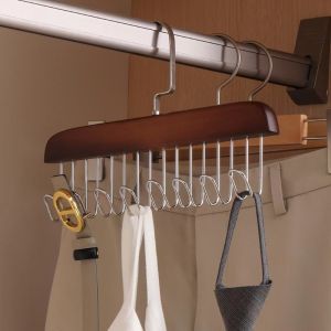 ไม้แขวนมีตะขออเนกประสงค์ 8 ตะขอ บรรจุภัณฑ์เช่น เนื้อแข็ง แขวนเข็มขัดผูกผ้าพันคอชุดชั้นใน