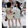 Áo phông Chom hoạ tiết mèo Kitty đính đá thời trang nam nữ hottrend. 
