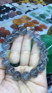 Vòng đeo tay đá Thạch anh tóc đen hạt 12li vòng phong thủy dành cho mệnh Thủy