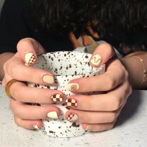 Papan Kotak-kotak Coklat Beruang Cream kuku palsu + lem kuku palsu 24pcs+sebatang lem / Kutek Palsu / Kuku Tiruan / Nail Art Stiker / Kuku Buatan / Stiker Kuku Impor