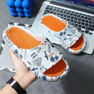 NDDshop ส่งจากไทย รองเท้าชายเท่ๆ รองเท้าแตะยางนิ่มนำเทรนด์💯 เล่นลวดลายเพิ่มความเฟี้ยวฟ้าว พื้นกันลื่น ใส่แล้วสาวกริ๊ด🎉