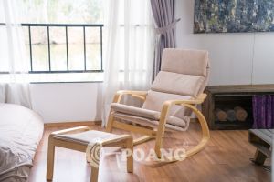 Ghế thư giãn | POANG | plywood óc chó/bạch dương | vải cotton | beige | R67xS139xC86 cm