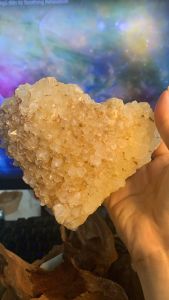 ĐÁ THẠCH ANH vàng Citrine tự nhiên hình trái tim năng lượng vũ trụ mã 495