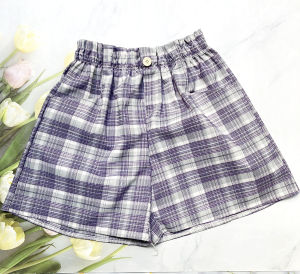 Quần đùi nữ cỡ 40kg đến 45kg vải caro mềm không giãn gắn 1 nút QU25