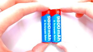 High quality 1.5V AA 9800mAh Alkaline Rechargeable Battery with It is for portable band and television remotes clocks and radios