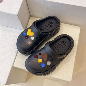 LHFriday NEW✨ รองเท้าแตะหัวโต รองเท้ารัดส้น 💘ตัวติดลายหัวใจโทนคัลเลอร์ฟูล สามารถใส่เป็นแบบสวมชิวก็ได้น๊าา สาวๆที่ชอบรองเท้ามีตัวติดห้ามพลาดรุ่นี้เลยน๊าา มี 3 สี สั่งเลยจ้าา 👍