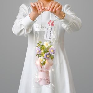 1 Set of LED Handmade Woven Bouquet DIY Self-made Crochet Finished Knitted Heart-shaped Flower Wedding Decoration Ins Valentines Day Mothers Day Creative Handmade Gift