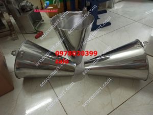 Phễu cắt tiết  gà làm bằng inox chống han ri