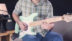 Mini Guitar Amplifier AMP Portable Speaker for Electric Guitar B built-in Clean/Distortion Effect