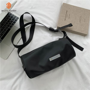 ARCTIC HUNTER กระเป๋ากระบอกสำหรับชายและหญิงกระเป๋าสะพายไหล่เทรนด์ใหม่กระเป๋ากีฬาลำลอง กระเป๋าคาดอก ผช