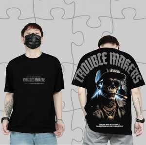 jmhd STORE KAOS T-SHIRT KAOS BERGAMBAR SKULL TULISAN TROUBLE MAKERS / MOTIF SUKAJAN / KAOS JAPAN / KAOS TERBARU / KAOS TRENDY / OUTFIT COWOK KEREN 2025 KOAS DISTRO BANDUNG KAOS POLOS KAOS KATA KATA KAOS SURFING BAJU KEKINIAN KAOS ANAK MUDA VIRAL KATUN 30S