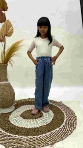 Kulot Polos Lipat Rawis Anak-anak Tanggung Umur 8-13 Tahun/Kulot Jeans/Kulot Jeans Anak/Kulot Rawis&Lipat/Kulot Anak Tanggung/Kulot Jeans Perempuan/Kulot Jeans Anak/Kulot Kekinian/Kulot Jeans Import/Kulot Highwaist/Kulot hits/Kulot Terbaru