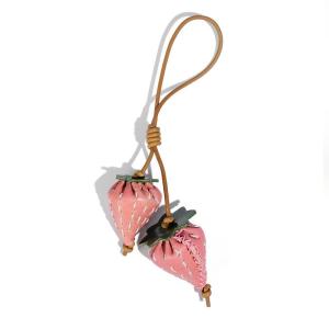 💕 Store opening 💕 1 Piece 3D Strawberry Charm Cowhide Pendant Fashion High-end Strawberry Keychain DIY Decoration Bag Accessories