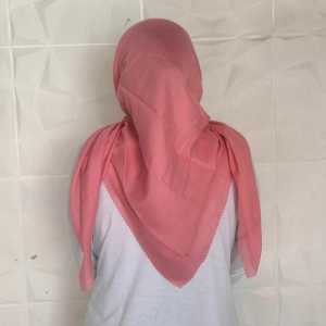 KERUDUNG SEGI EMPAT POLOS JILBAB VOAL POLOS HIJAB WARNA BABY PINK