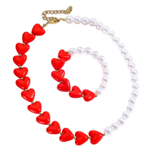 Modern Heart Shaped Resin and Pearls Beaded Necklace Designs for Women’s Everyday Elegant Charm Daily Casual Use