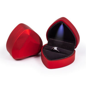 LED Lighted Heart-Shaped Ring Box Velvet Romantic Display Jewelry Box For Proposal & Engagement
