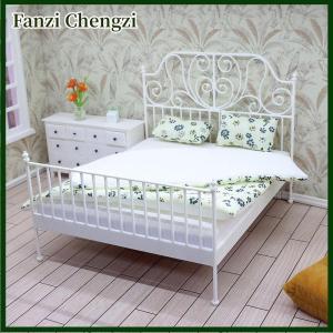 Fanzi 1 12 Dollhouse Simulation European Bed With Mattress Pillow Quilt Doll Home Iron Art Double Bed Bedroom Furniture Decoration Toy