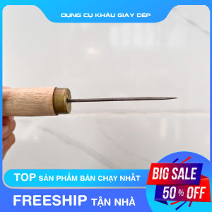 Dùi nhọn tạo lỗ trước khi khâu