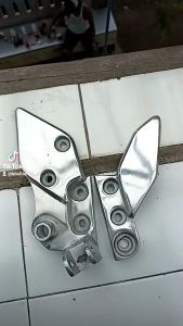 FOOTSTEP FUSTEP BOSTEP POSTEB PIJAKAN DEPAN YAMAHA VIXION NEW NVA NVL R MODEL ORI SET KARET
