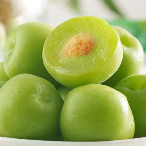 脆青梅 Crisp green plum Refreshing plum sour sweet crisp fresh green plum casual snacks
