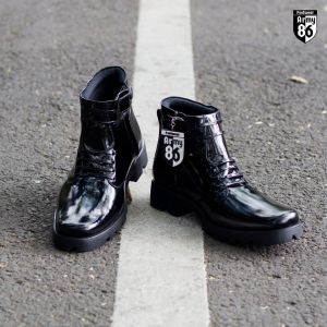 Sepatu PDH TNI POLRI Kulit Kilap Navy Kilap Army 86\\n\\n Apa itu Sepatu PDH TNI POLRI Kulit Kilap?\\n\\nSepatu PDH TNI POLRI Kulit Kilap adalah sepatu khusus yang dirancang untuk personel TNI dan Polri. Dibuat dari bahan kulit berkualitas tinggi, sepatu ini memiliki desain navy kilap army yang menarik dan tahan lama. Selain itu, sepatu ini juga dilengkapi dengan fitur keamanan dan kenyamanan yang sesuai dengan kebutuhan personel TNI dan Polri.\\n\\n Keunggulan Sepatu PDH TNI POLRI Kulit Kilap\\n\\nBerikut ini adalah beberapa keunggulan sepatu PDH TNI POLRI kulit kilap:\\n\\n* Bahan kulit berkualitas tinggi\\n* Desain navy kilap army yang menarik\\n* Tahan lama\\n* Dilengkapi dengan fitur keamanan dan kenyamanan\\n\\n Perbedaan Sepatu PDH TNI POLRI Kulit Kilap dengan Sepatu Biasa\\n\\nBerikut ini adalah beberapa perbedaan antara sepatu PDH TNI POLRI kulit kilap dengan sepatu biasa:\\n\\n* Bahan kulit berkualitas tinggi\\n* Desain navy kilap army yang menarik\\n* Tahan lama\\n* Dilengkapi dengan fitur keamanan dan kenyamanan\\n\\n Cara Memilih Sepatu PDH TNI POLRI Kulit Kilap Navy Kilap Army 86\\n\\nBerikut ini adalah beberapa faktor yang harus diperhatikan saat memilih sepatu PDH TNI POLRI kulit kilap:\\n\\n* Ukuran sepatu yang sesuai\\n* Bahan kulit berkualitas tinggi\\n* Desain navy kilap army yang menarik\\n* Fitur keamanan dan kenyamanan\\n\\nBerikut ini adalah beberapa tips memilih sepatu PDH TNI POLRI kulit kilap navy kilap army 86 yang tepat:\\n\\n* Pastikan ukuran sepatu yang sesuai dengan kaki Anda\\n* Periksa bahan kulit berkualitas tinggi\\n* Perhatikan desain navy kilap army yang menarik\\n* Pastikan fitur keamanan dan kenyamanan sesuai dengan kebutuhan Anda\\n\\n Cara Merawat Sepatu PDH TNI POLRI Kulit Kilap Navy Kilap Army 86\\n\\nBerikut ini adalah langkah-langkah merawat sepatu PDH TNI POLRI kulit kilap navy kilap army 86:\\n\\n* Bersihkan sepatu dengan lap lembut\\n* Gunakan produk perawatan kulit berkualitas tinggi\\n* Simpan sepatu di tempat yang kering dan teduh\\n* Hindari paparan langsung sinar matahari\\n\\nBerikut ini adalah beberapa cara menjaga kualitas sepatu PDH TNI POLRI kulit kilap navy kilap army 86:\\n\\n* Bersihkan sepatu secara teratur\\n* Gunakan produk perawatan kulit berkualitas tinggi\\n* Simpan sepatu di tempat yang kering dan teduh\\n* Hindari paparan langsung sinar matahari\\n* Ganti sepatu secara rutin jika sudah tidak layak pakai\n}