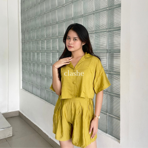Setelan Wanita Atasan Kemeja Lengan Pendek Dan Celana Pendek Linen Korean Style Kekinian Terbaru Ootd Zia Set by Clashe