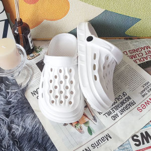 [Free Shipping] CoupleS Style Outdoor Non-Slip Breathable Beach Sandals For Summer Suitable For Home Wear Thick-Soled Soft And Elastic Perforated Design MenS Style