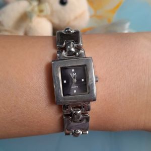 Đồng hồ nữ HM mặt trãi tia second hand si nhật- đã qua sử dụng