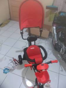 Sepeda Roda Tiga Anak Family F363 Amigos Kursi Putar Lampu Musik Sarung Jok Tebal Baby Tricycle F-363 Amigos