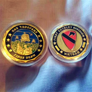 【discount store】1st Cavalry Division Vietnam Veteran/Vet Army Challenge Coin