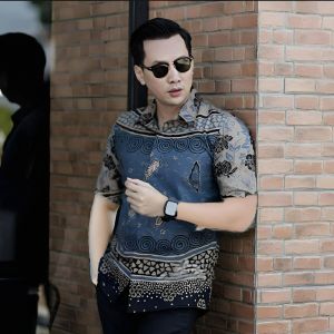 Batik Pria Lengan panjang Motif Terbaru warna Denim reguler