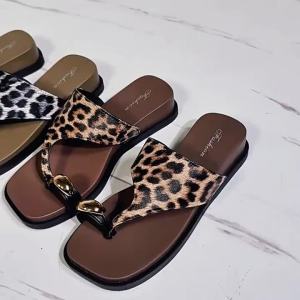 [Free Shipping] Stylish womens outdoor fashion slippers to match skirts thick-soled flip-flops with toe separator
