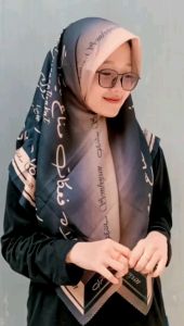 Hijab Terbaru Motif Pegon Adab Di Atas Ilmu Ya SyaikhonaYa Hbibal Qolbi Semboyan Santri Hijab Viral Voal Segi Empat
