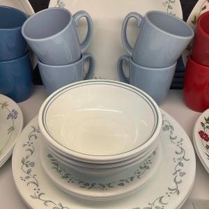 Corelle Country Cottage sold per 4pcs soup bowls& sold 2 piece  mugs