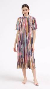 6132 Gentle Style Slimming Short Sleeve Dress Camouflage Slim Fit Half High Collar Ruched Summer Miyake Ruched Color Stripe A-Line Dress One Size (45-75kg)