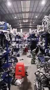 ฤดูร้อน เสื้อยืดผู้ชายสีพื้นระบายอากาศได้ดี คอกลม สีดำเทา เสื้อยืดแขนสั้นผ้าไหมเย็น ยืดหยุ่นสูง