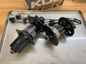 Koozer XM490pro Pair HG MTB Bicycle Hub 8 9 10 11 12S 28H 32H 36 Holes CRMO Steel Axle 100 135 QR 142 TA THRU 6 Bolts Bike Parts