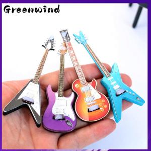【Greenwind】 1pcs ตุ๊กตากีตาร์ของเล่นตุ๊กตาเครื่องดนตรีรุ่นตุ๊กตา House Decor