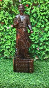 Tượng Trần quốc Tuấn bày phong thủy gỗ hương mun sọc