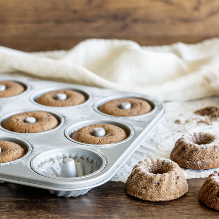 Mini bundt store cake pan