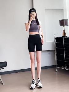 ขาสั้นความปลอดภัยสำหรับผู้หญิง มีกระเป๋าข้าง สีพื้น ยืดหยุ่นสูง ขาสั้นฤดูร้อน ดูดซับเหงื่อ ฟังก์ชันยกสะโพก