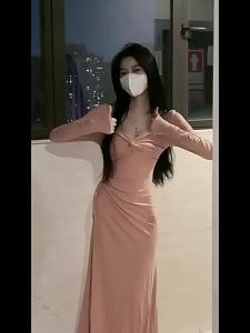G7 Early Autumn Outfit 2025 New Years New Stepmother Hip Wrap Long Dress Hot Girl French Style High-end Long Sleeve Dress for Women Autumn 7/7