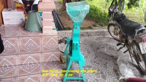 Máy đập bột cho gà vịt