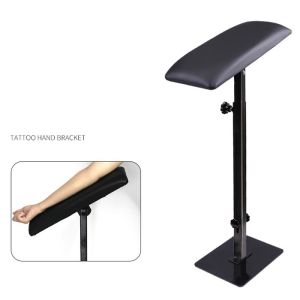 Kê tay loại nặng vững chắc trong xăm hình nghệ thuật.