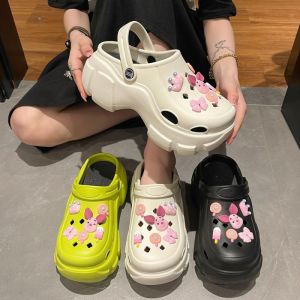 Trendy Beach Sandals for Women: Casual & Comfortable Summer Footwear