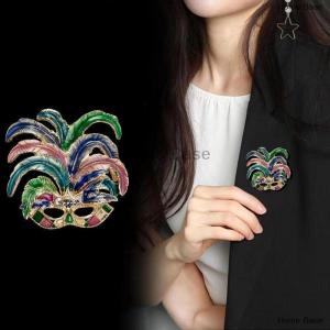 [COD] Home Base Fashion Feather Face Brooches Pins For Women Coat Jewelry Accessries Gifts