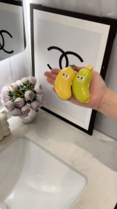 [Fast Shipping] 2 in 1 portable banana toothbrush storage set travel portable toothbrush head protective cover