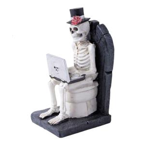 Horror Skeleton Miniature Sculpture Sitting on Toilet With Laptop Halloween Home Decors Resins Figurine Ornament Gift